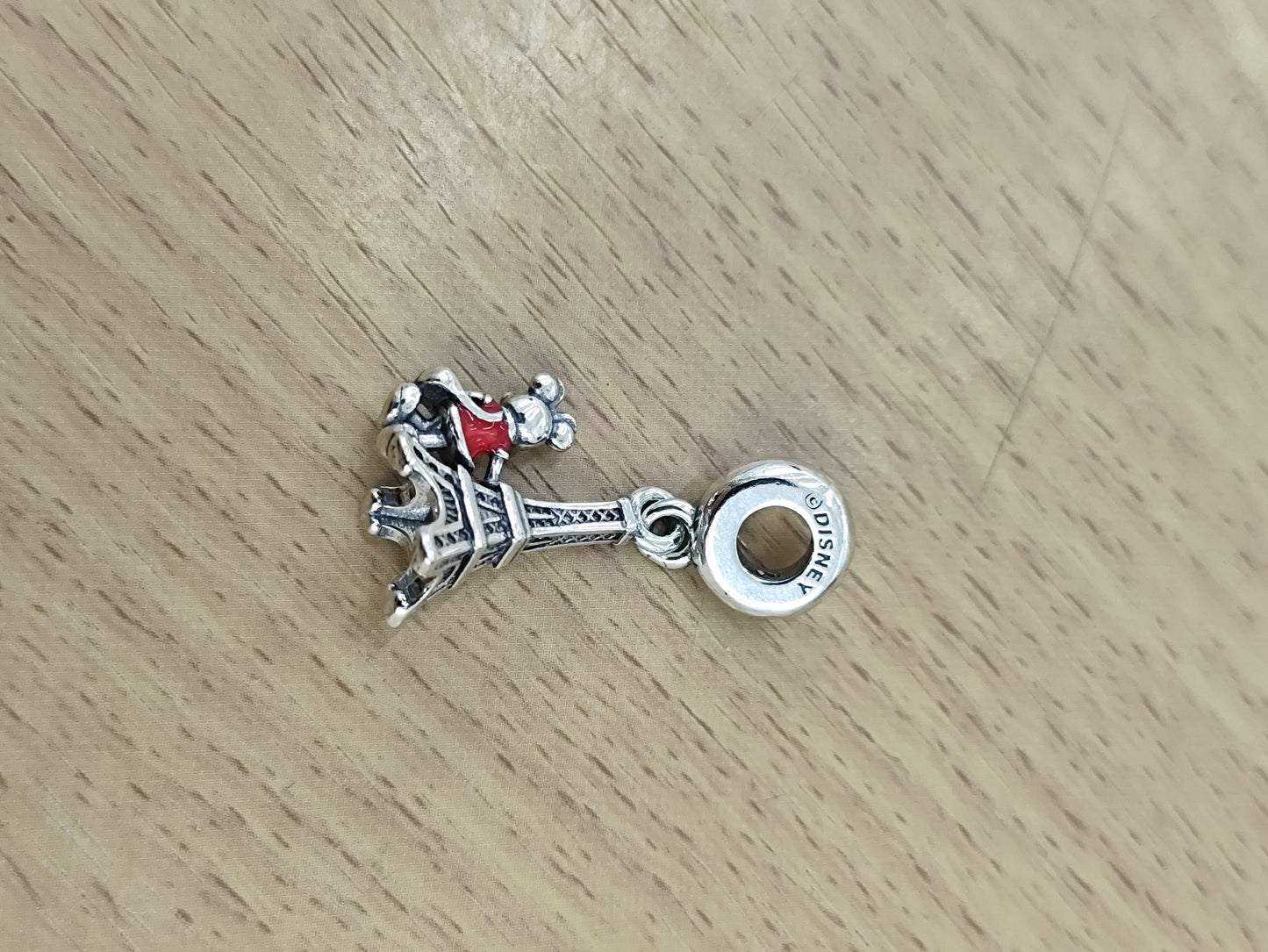TMPCH012 Dije Charm Pand Minnie y Torre Eiffel en Plata Fina .925