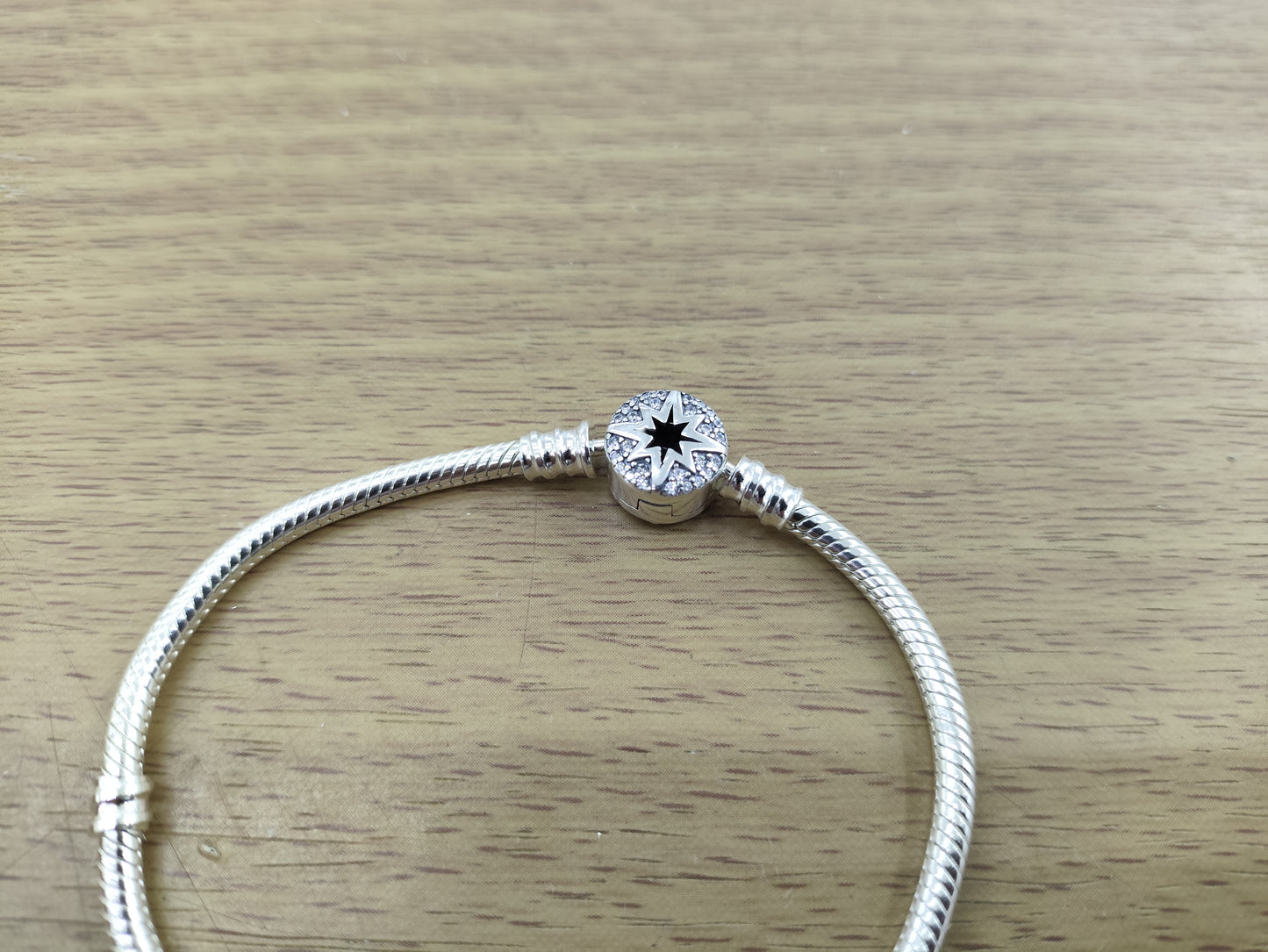 TMPPD018-19 Pulsera Dama Pand Círculo Estrella Centro Negro 19 cm en Plata Fina .925