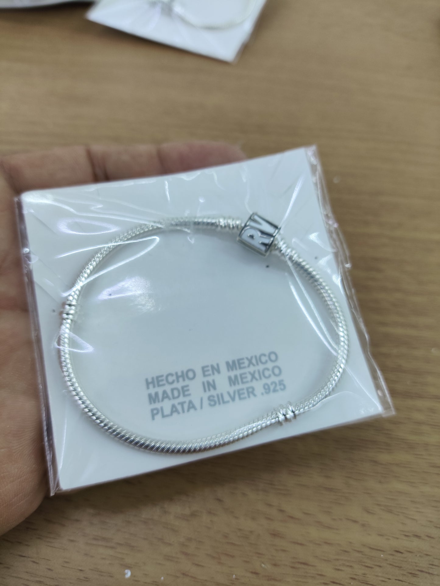 TMPPD025-19 Pulsera Dama Pand Marvel Esmalte Blanco 19 cm en Plata Fina .925