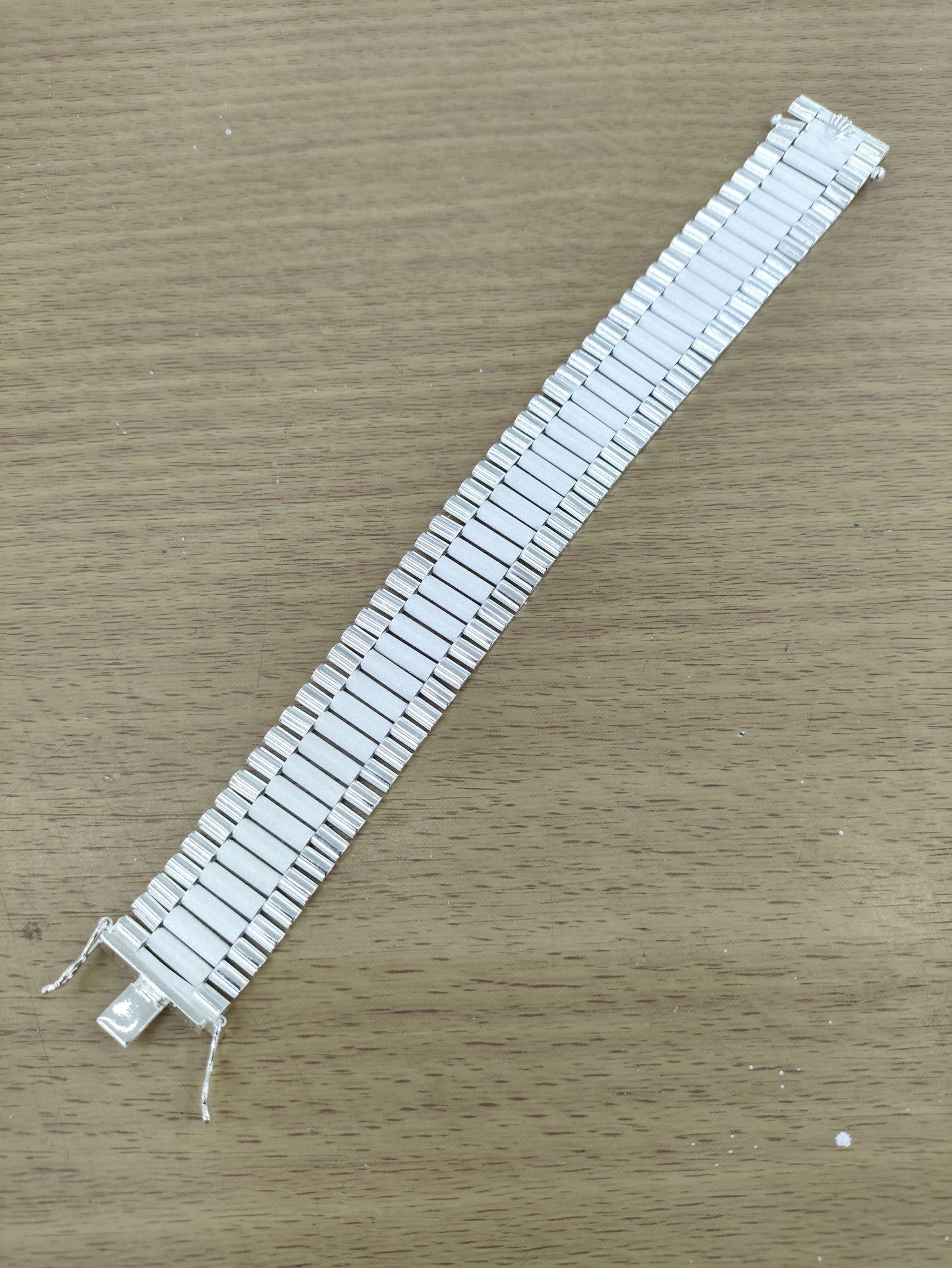 TMPPC002-21 Pulsera Caballero Modelo Rlx Clásica 2 cm de Ancho x 21 cm de Largo en Plata Fina .925