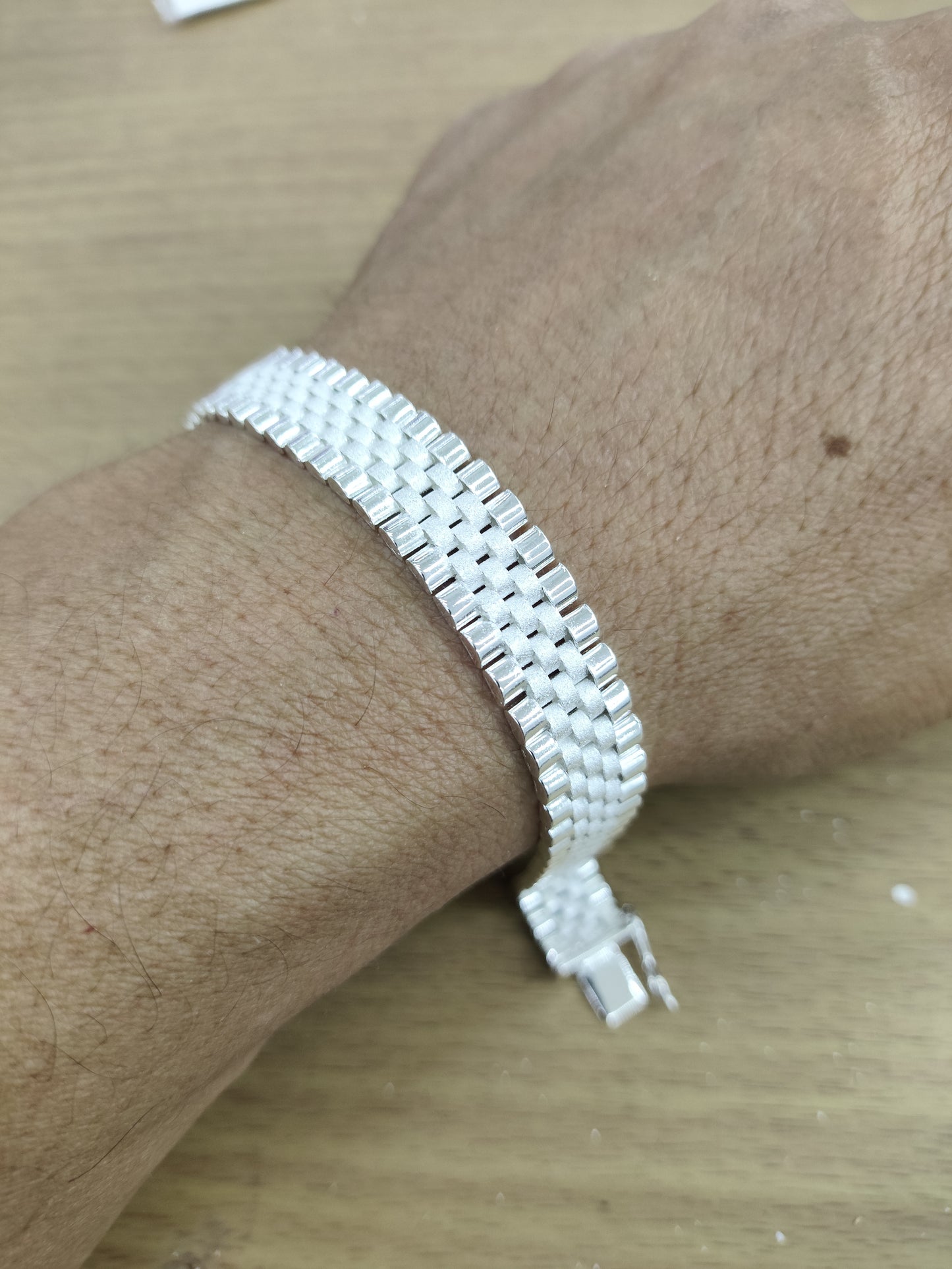 TMPPC004-20 Pulsera Caballero Modelo Rlx 3*2 1.1 cm de Ancho x 20 cm de Largo en Plata Fina .925