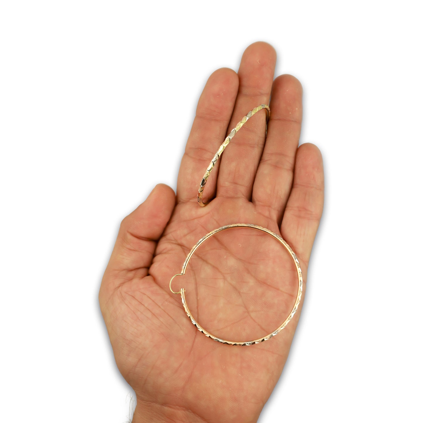 NR14AR027 Arete Arracada Oro Sólido 14K Tubo 2 mm Láser Florentino Diamantado DIámetro 5.2 cm