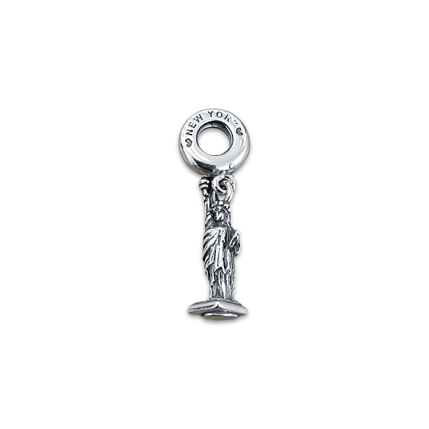 TMPCH015 Dije Charm Pand Estatua de la LIbertad en Plata Fina .925