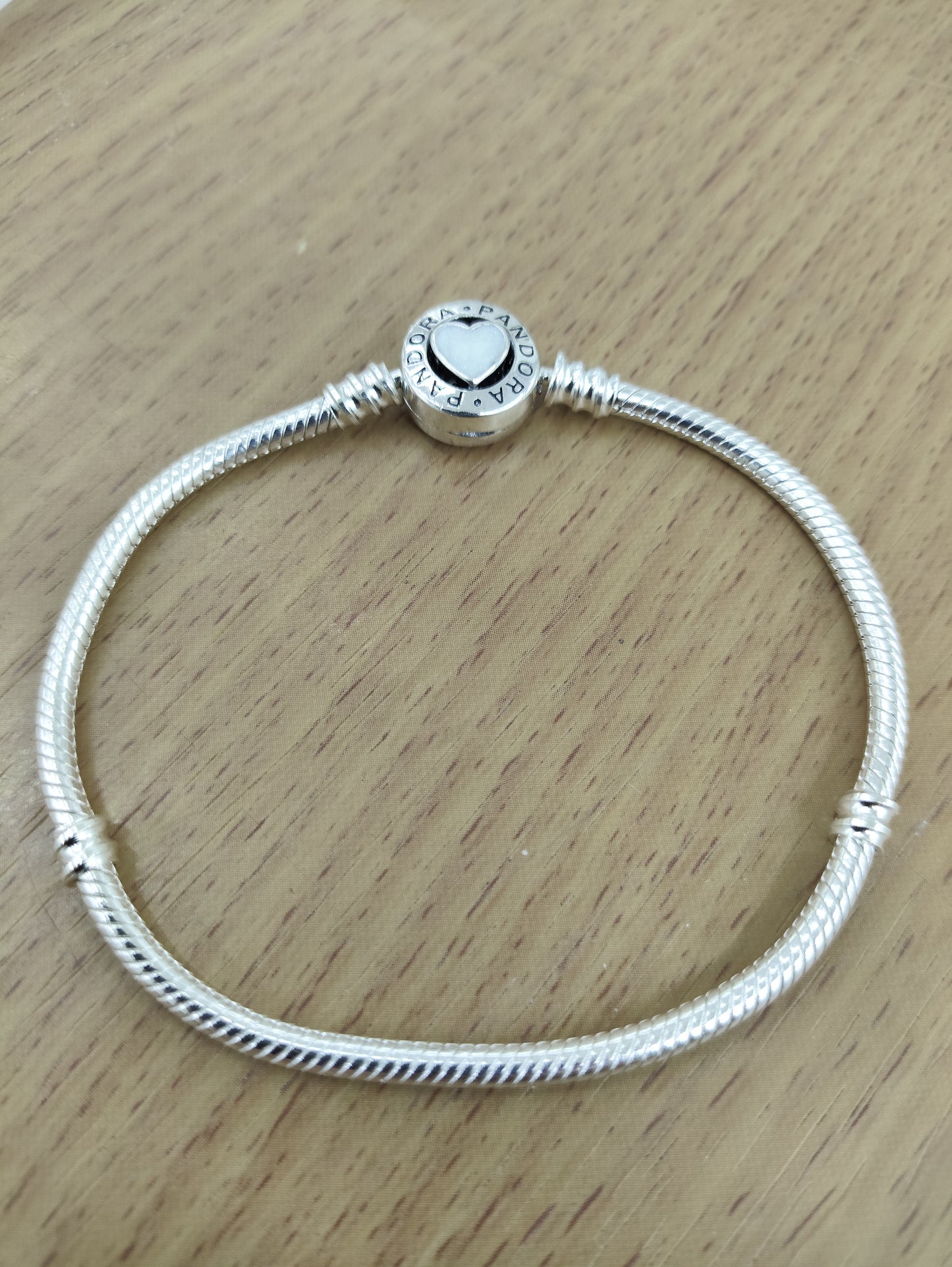 TMPPD011-19 Pulsera Dama Pand Corazón Centro Blanco 19 cm en Plata Fina .925