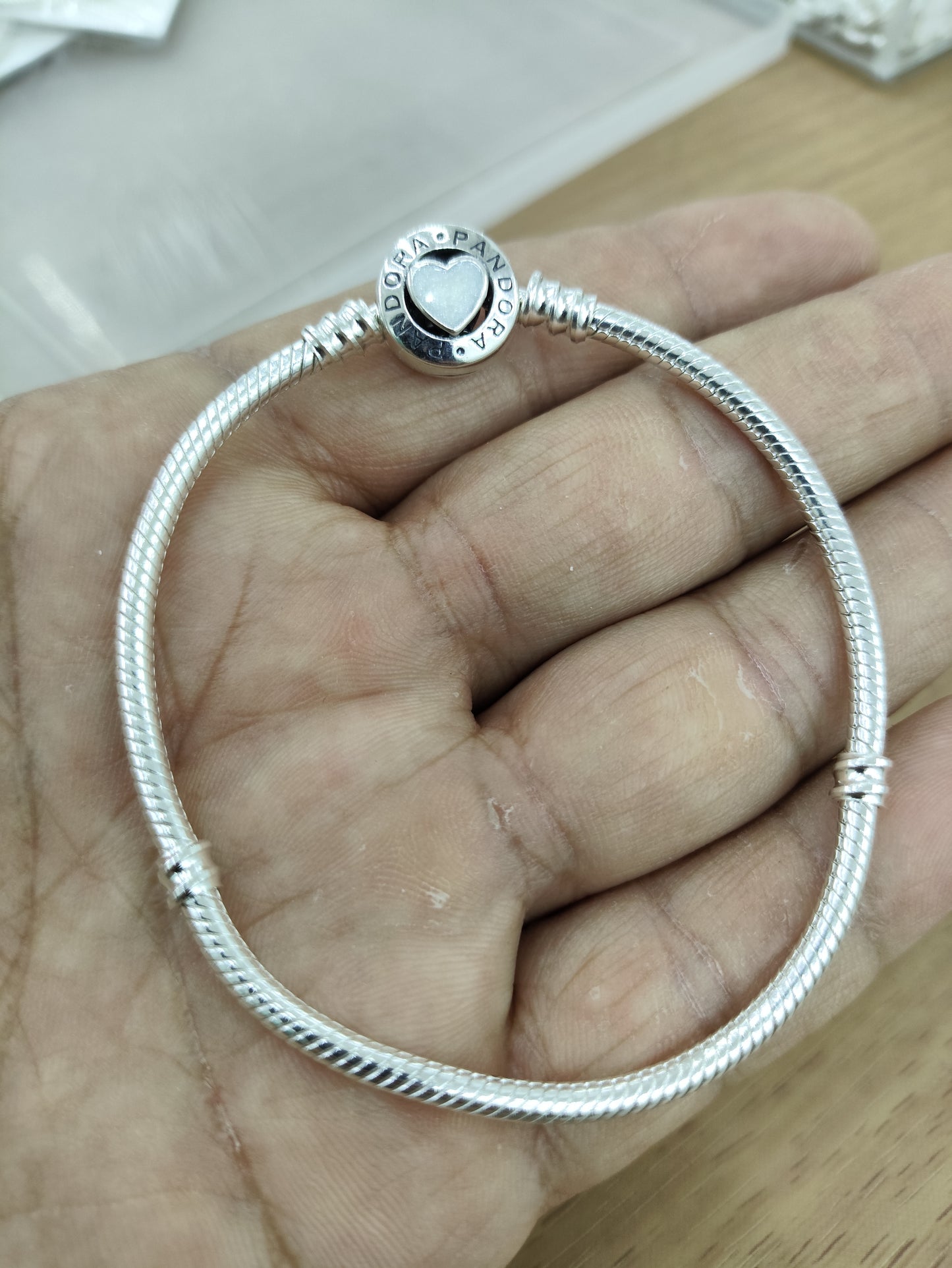 TMPPD011-19 Pulsera Dama Pand Corazón Centro Blanco 19 cm en Plata Fina .925