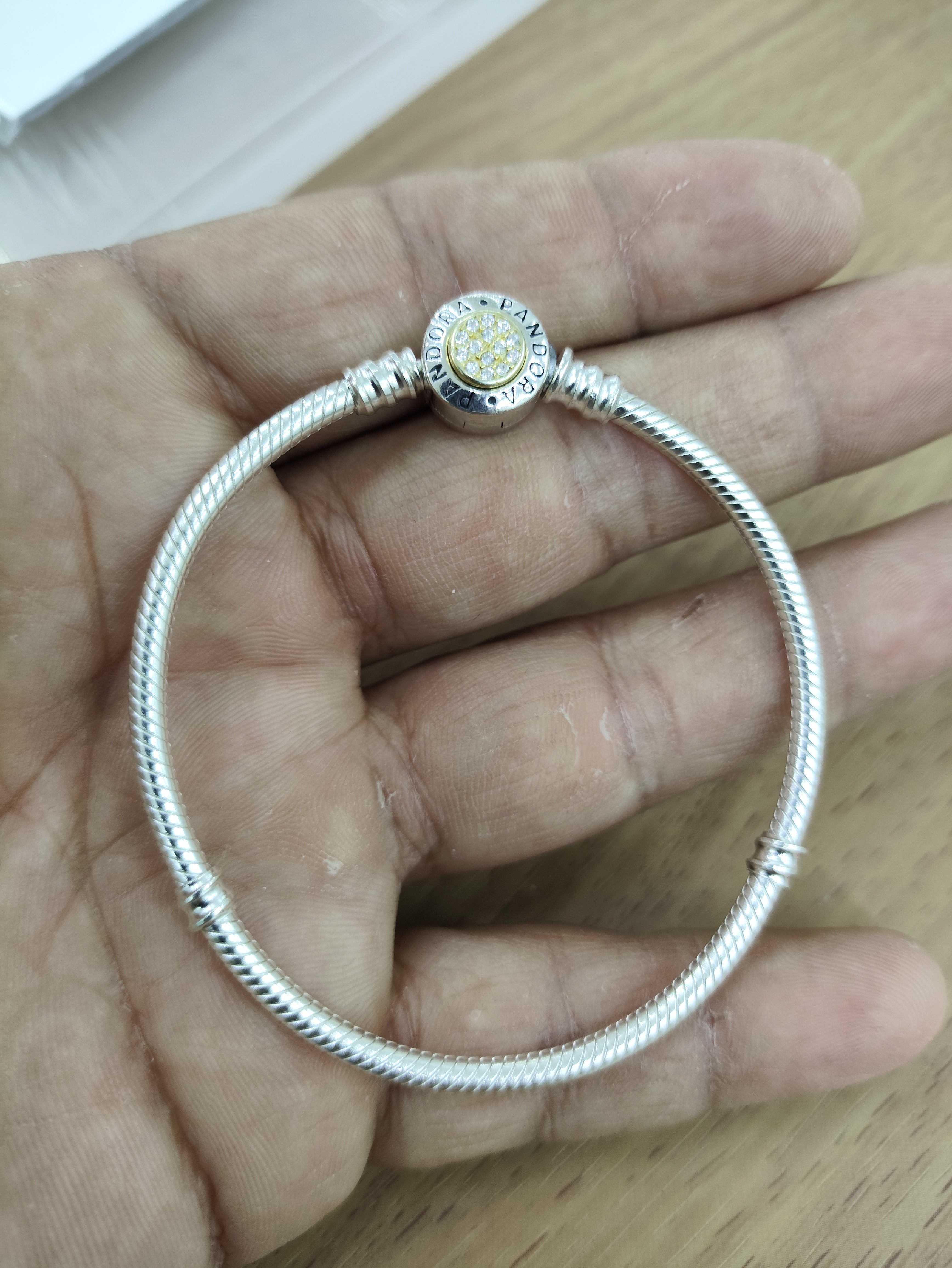 TMPPD013-17 Pulsera Dama Pand Círculo Centro Dorado 17 cm en Plata Fina .925