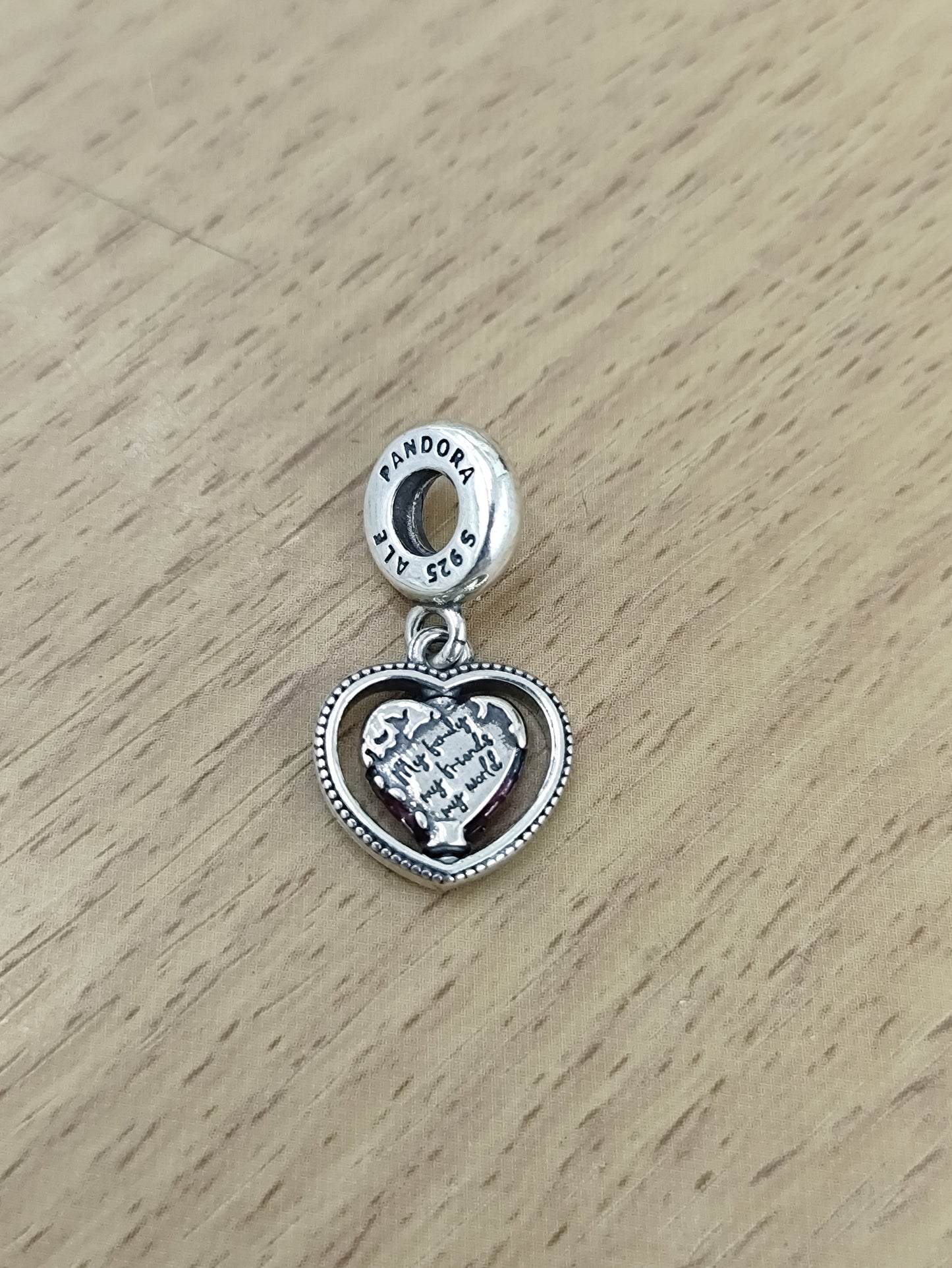 TMPCH010 Dije Charm Pand Corazón Family Friends World en Plata Fina .925