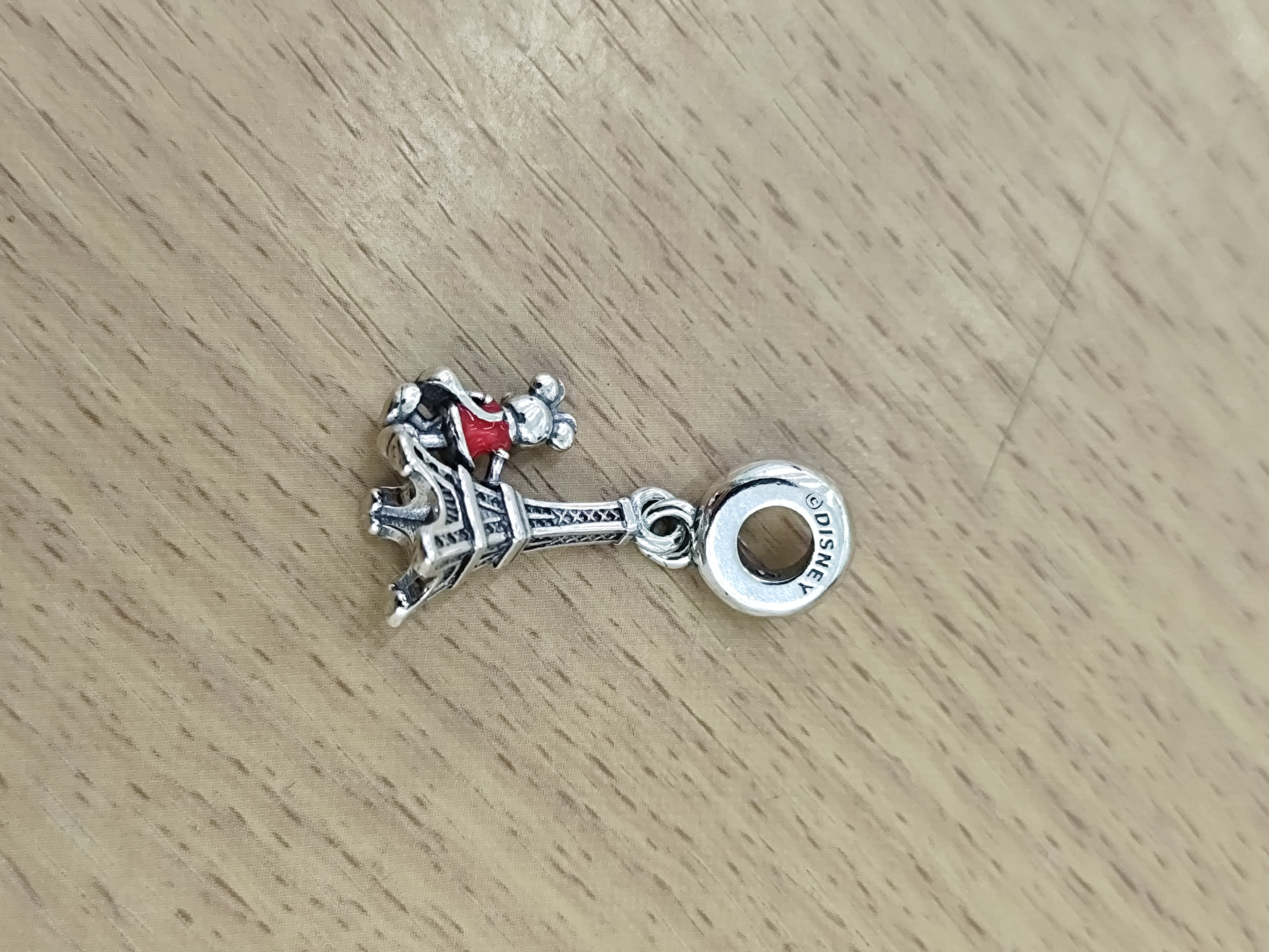 TMPCH012 Dije Charm Pand Minnie y Torre Eiffel en Plata Fina .925