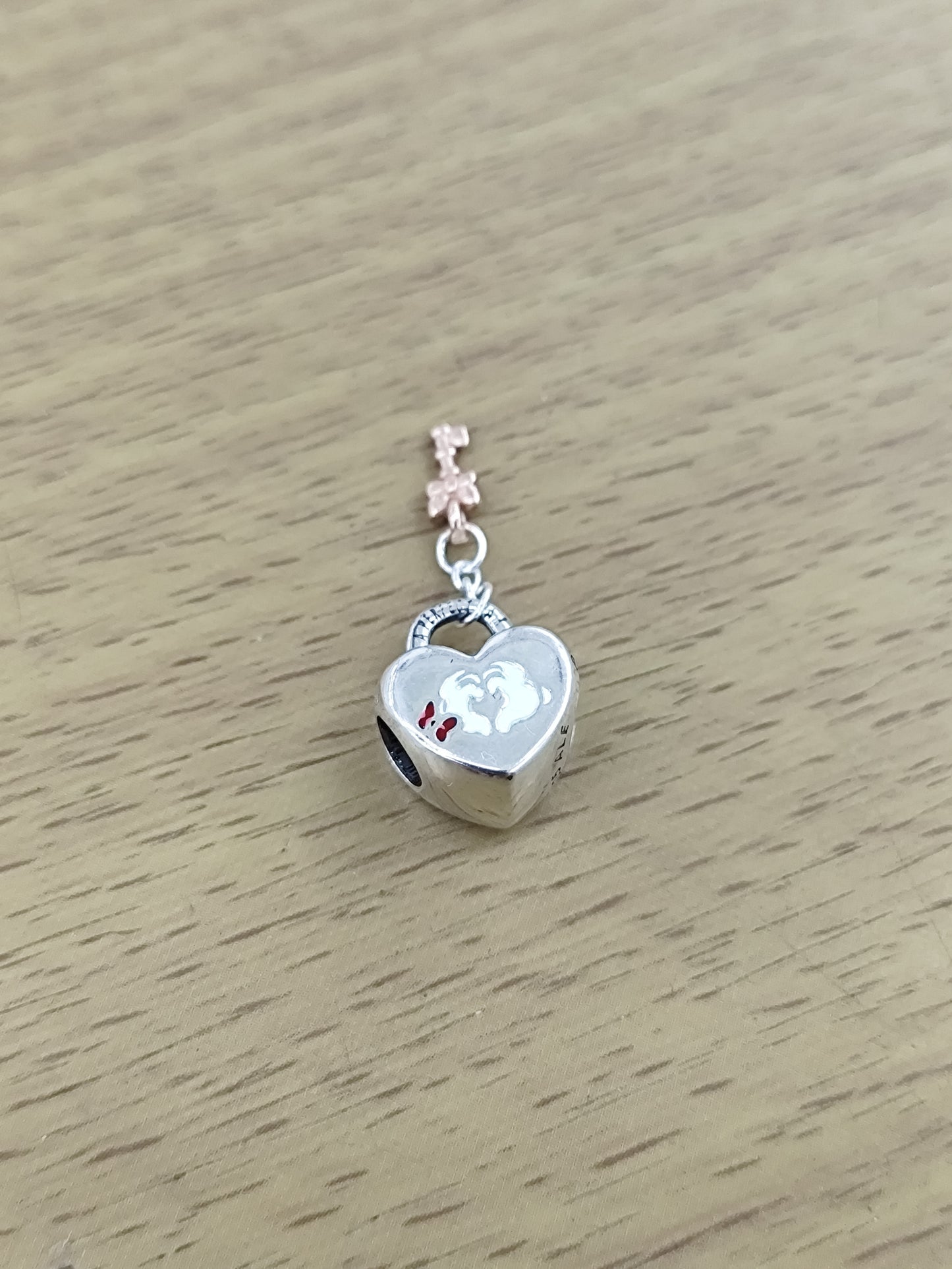TMPCH027 Dije Charm Pand Corazón con Llave Minnie y Mickey en Plata Fina .925