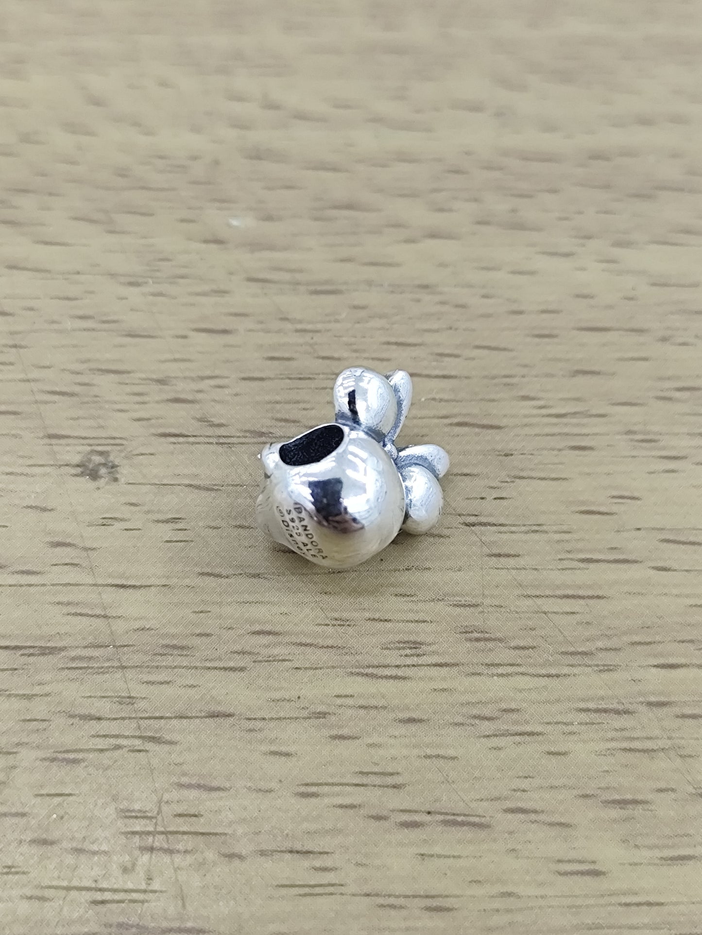 TMPCH028 Dije Charm Pand Minnie Cabeza Lisa en Plata Fina .925