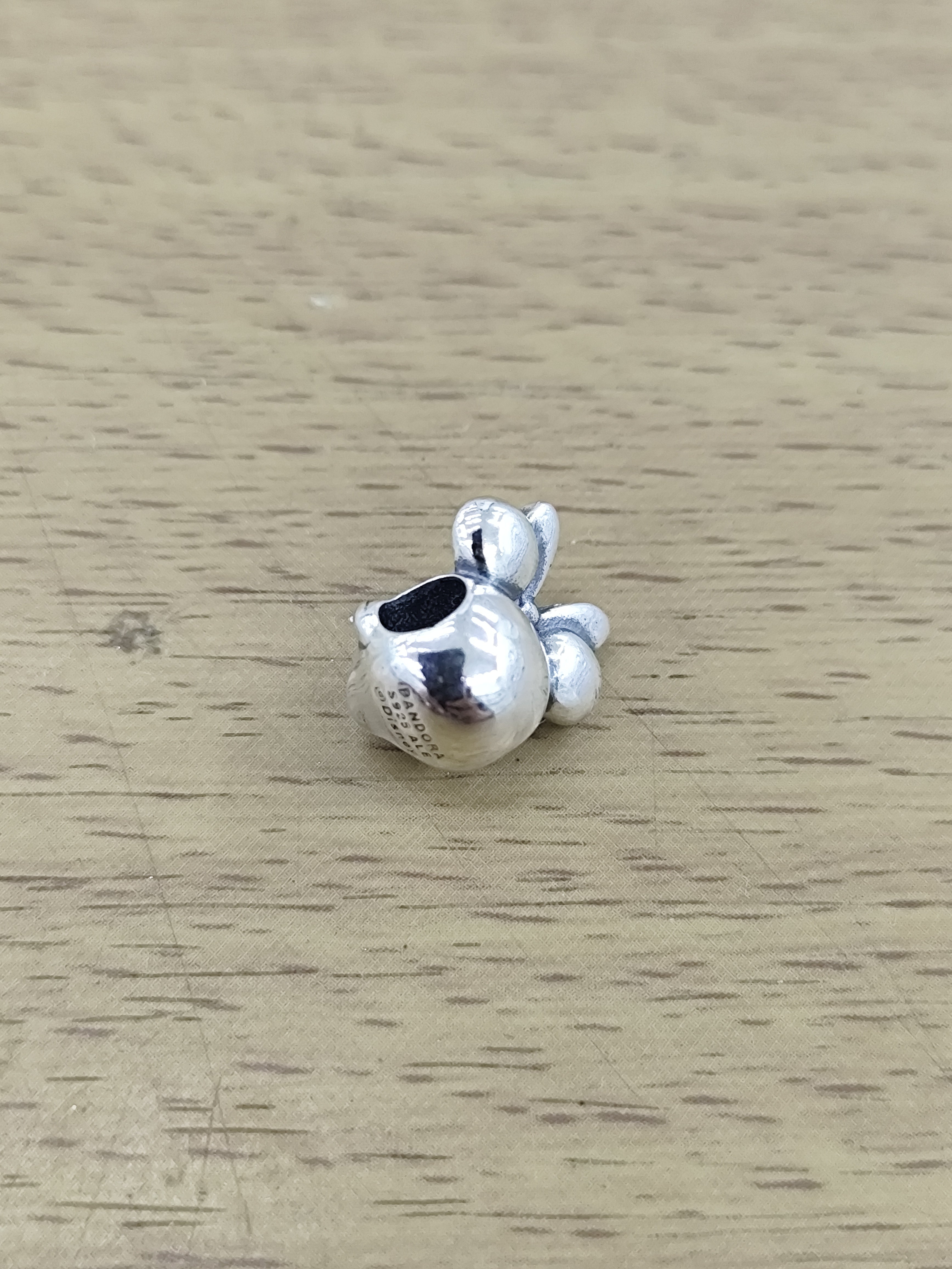 TMPCH028 Dije Charm Pand Minnie Cabeza Lisa en Plata Fina .925