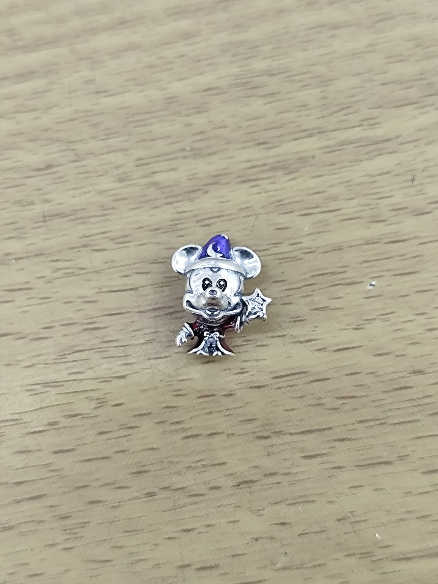 TMPCH035 Dije Charm Pand Mickey Mago en Plata Fina .925