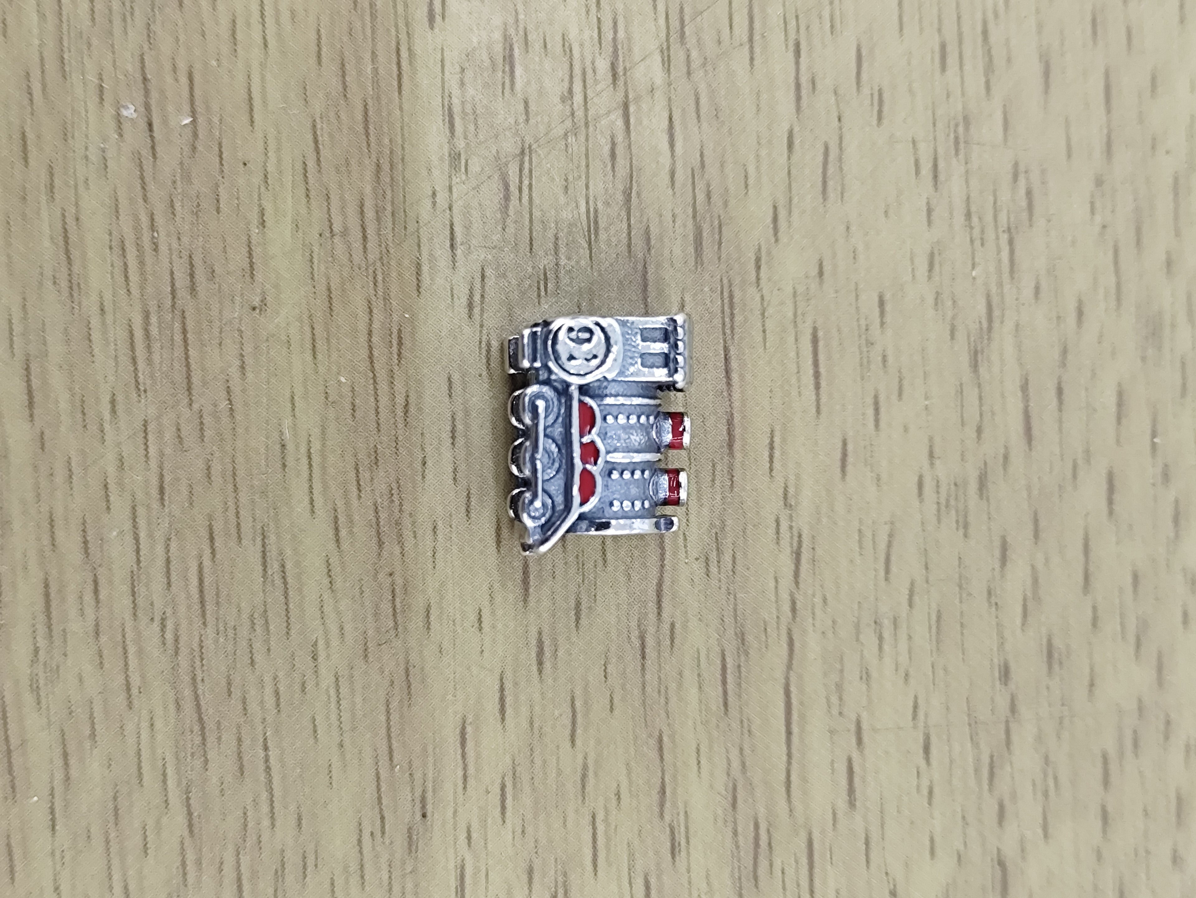 TMPCH051 Dije Charm Pand Harry Potter Expreso de Hogwarts en Plata Fina .925