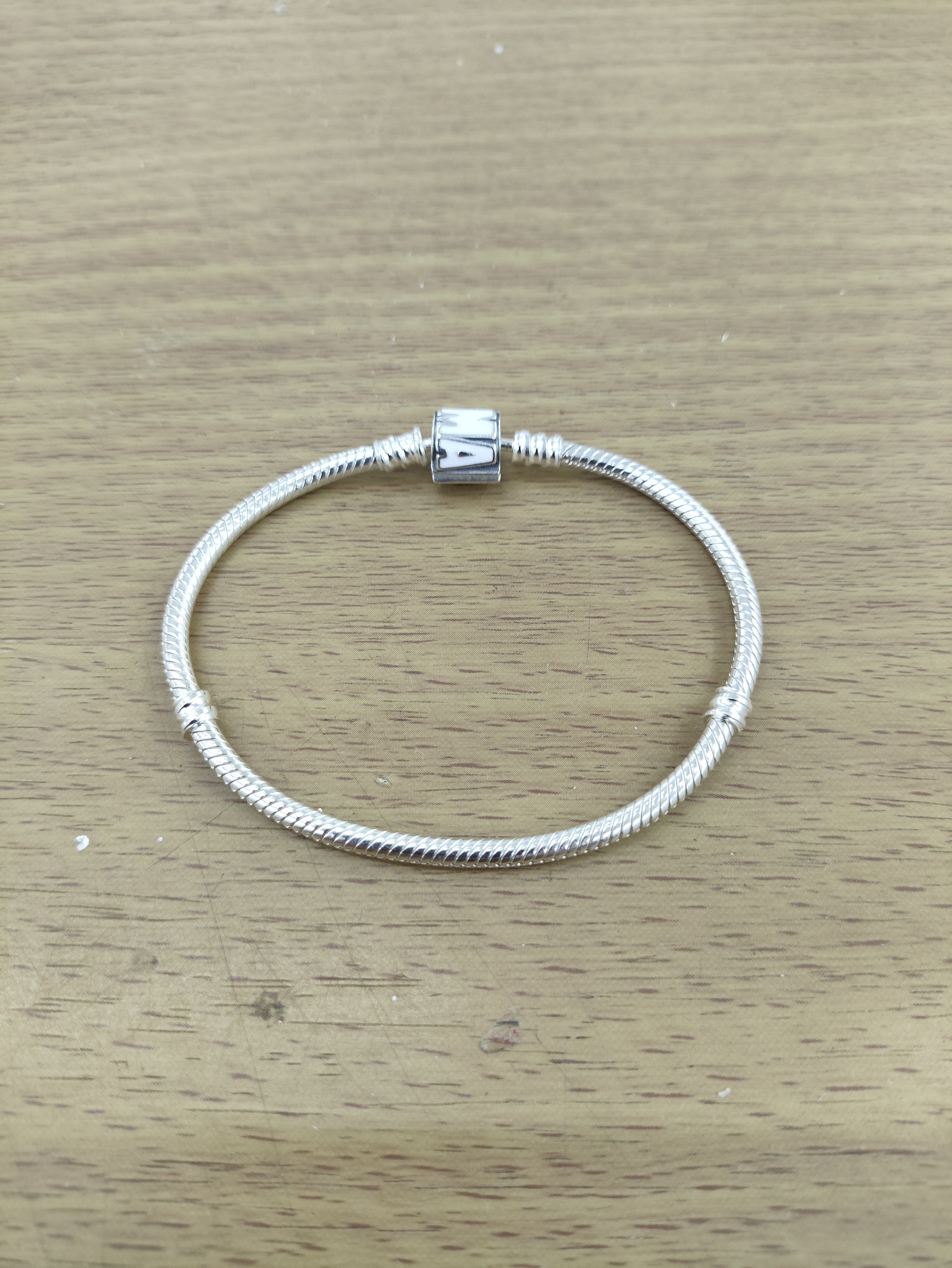 TMPPD025-18 Pulsera Dama Pand Marvel Esmalte Blanco 18 cm en Plata Fina .925