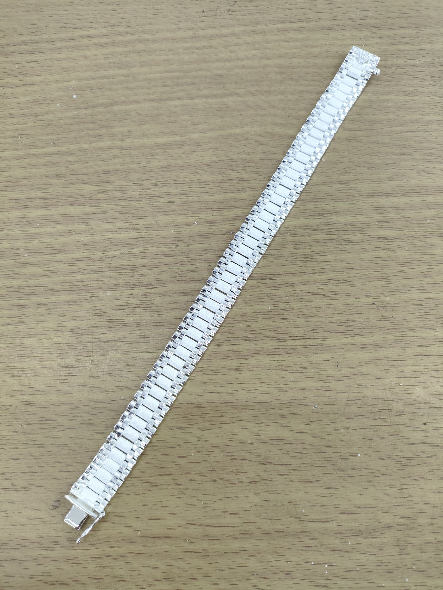 TMPPC005-21 Pulsera Caballero Modelo Rlx 1x2 1.2 cm de Ancho x 21 cm de Largo en Plata Fina .925