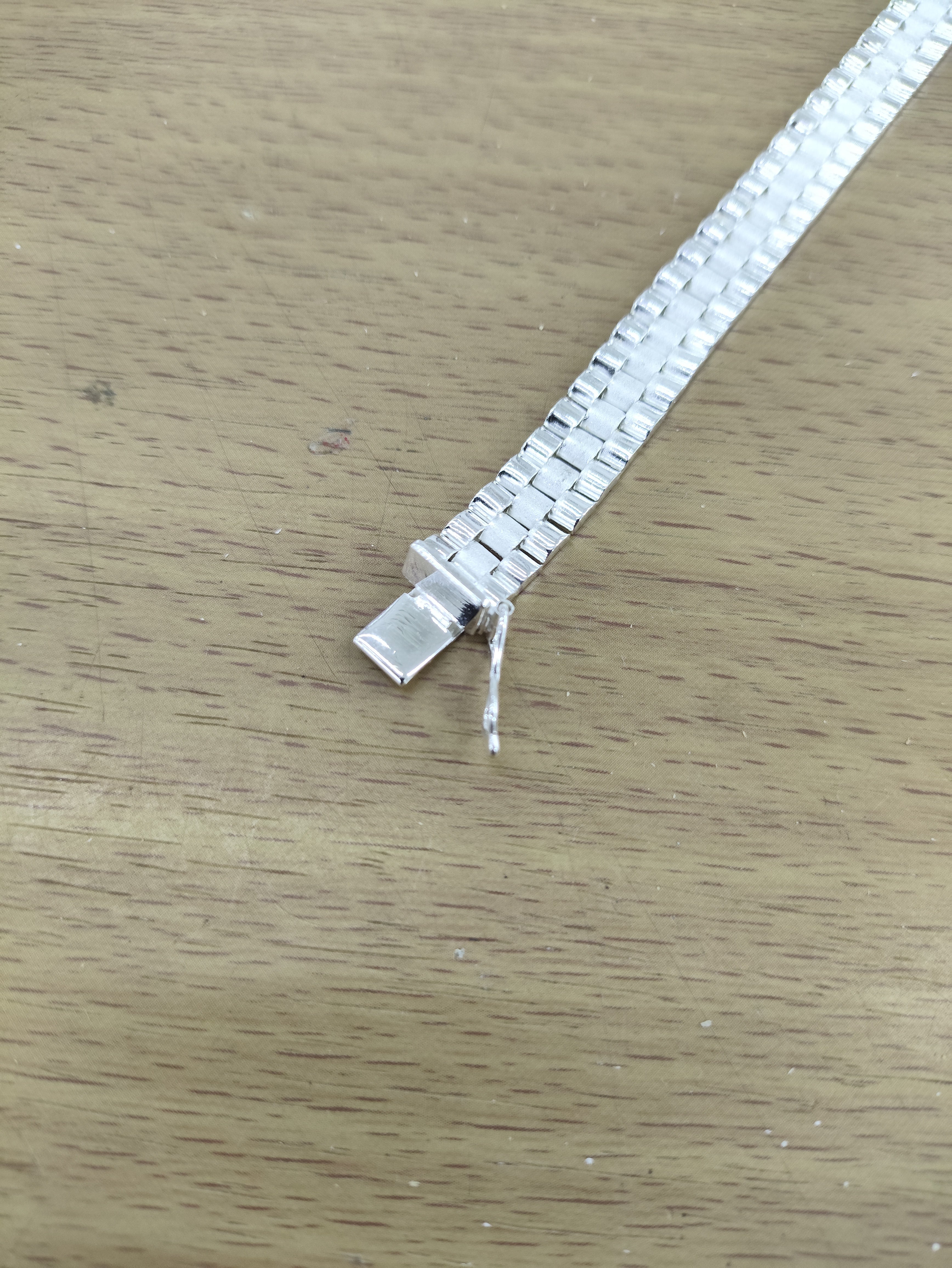 TMPPC007-19 Pulsera Caballero Modelo Rlx 1x1 Centro Corto 8 mm de Ancho x 19 cm de Largo en Plata Fina .925