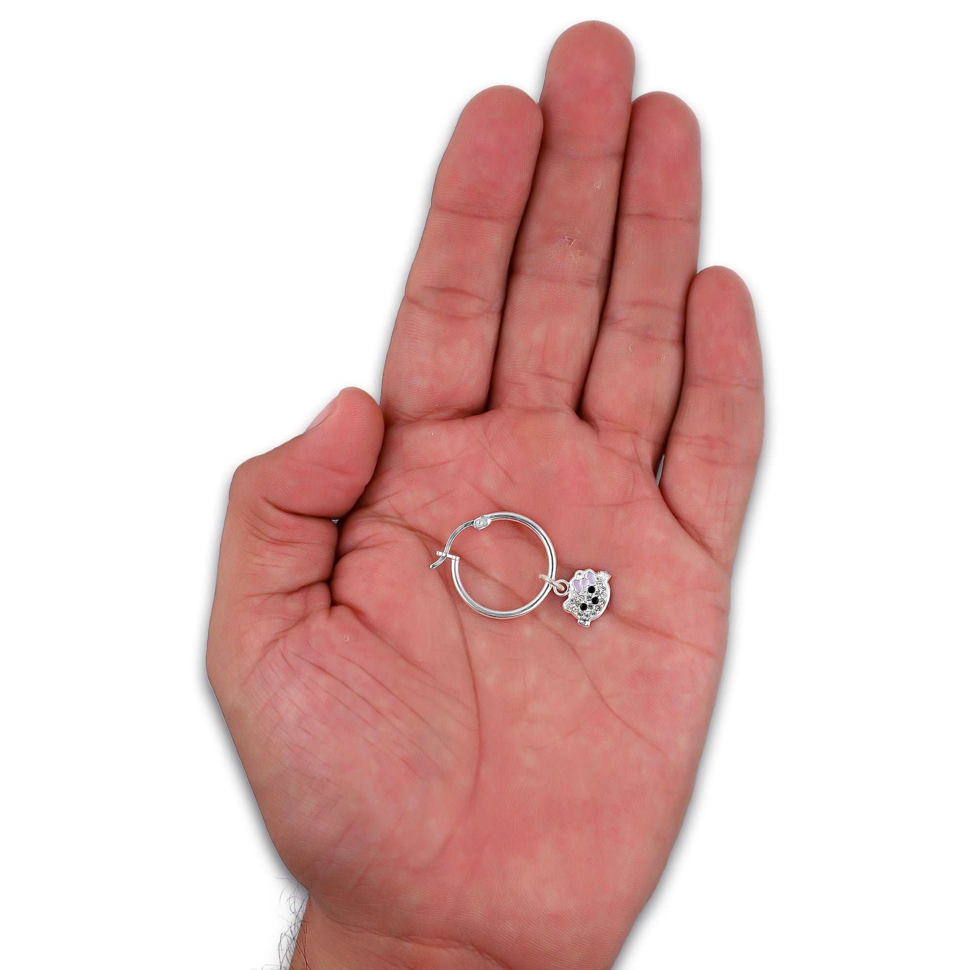 LPYAL002 Arracada Lisa con Colgante 19 mm Kitty Cubierta de Zirconias en Plata .925