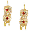 MR10AR048 Arete Arracada Oro Sólido 10K Modelo 2 Flores con 3 Hojas Colgantes y Piedras Rojas Diámetro 4.8 cm