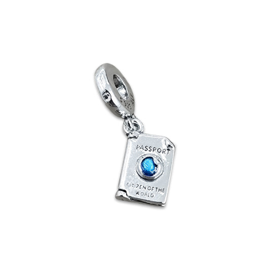 TMPCH019 Dije Charm Pand Pasaporte Piedra Azul en Plata Fina .925